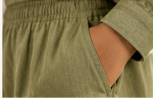 Détail — ensemble Élan Lunøør, modèle bouton sur la manche
